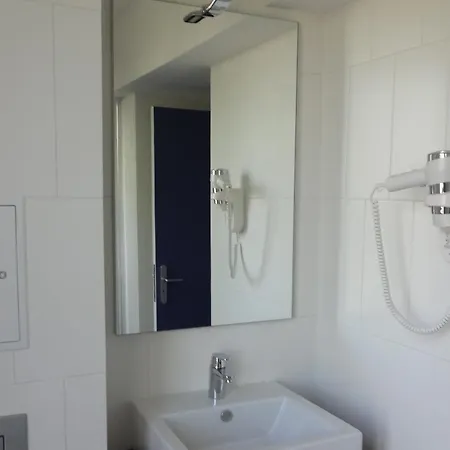 Les Terres Blanches 2* シャトゥー