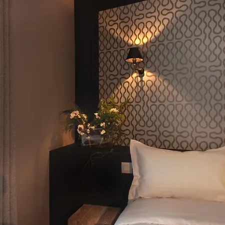 Les Terres Blanches ホテル シャトゥー